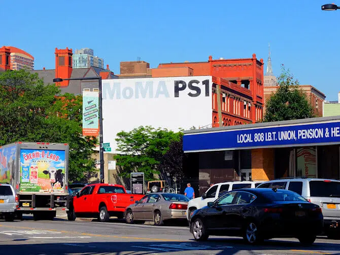 ロングアイランドシティ 見どころ - MoMA PS1