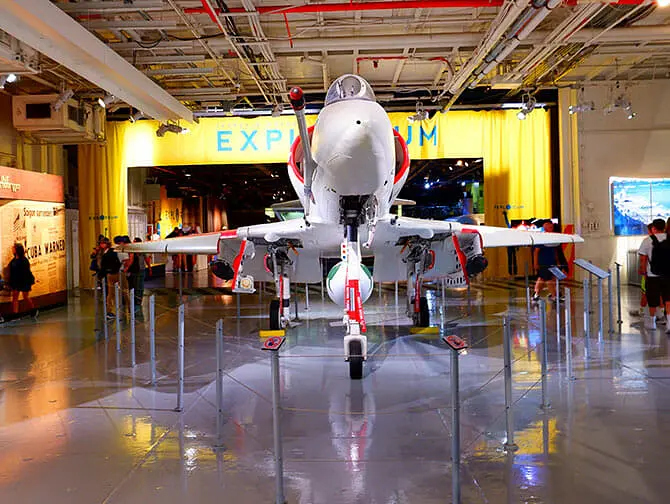 ニューヨーク イントレピッド博物館 - 戦闘機