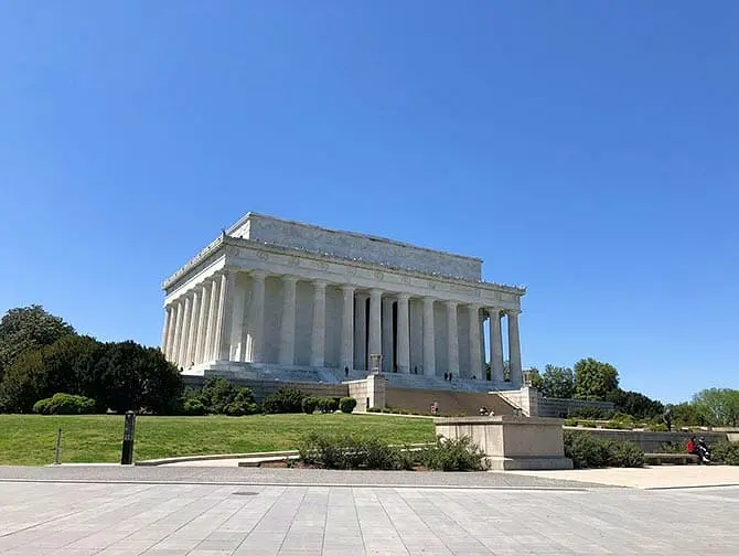 ニューヨーク 発 ワシントン DC バスツアー - リンカーン記念堂