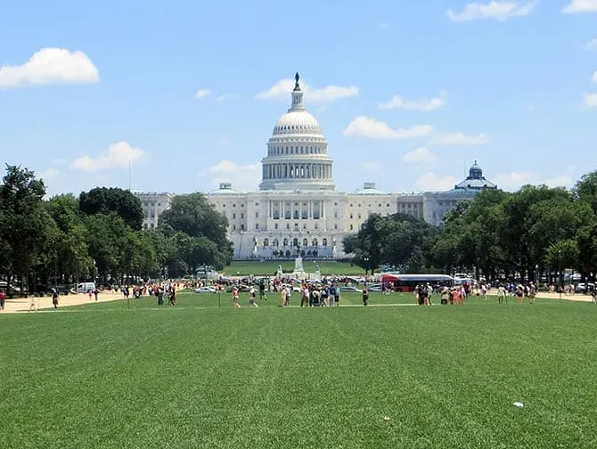 ニューヨーク 発 ワシントン DC バスツアー