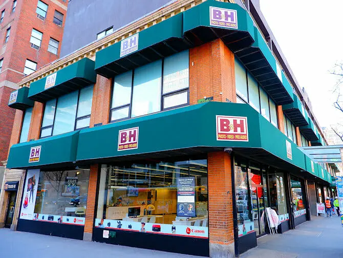 ニューヨーク 電化製品 ガジェット機器 - B&H