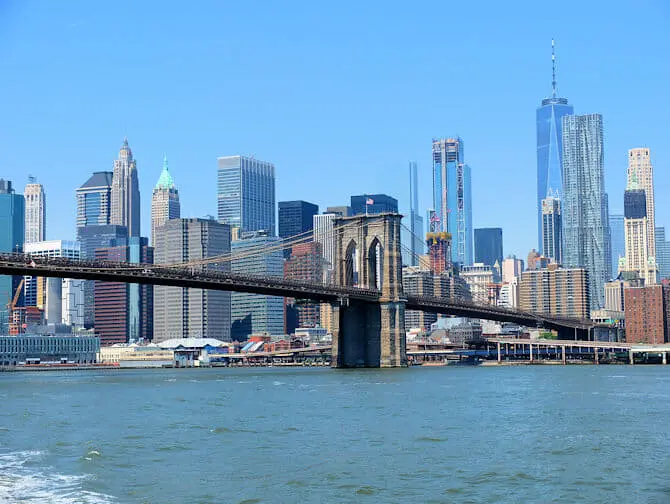 ニューヨーク NYCフェリー - ブルックリンブリッジ