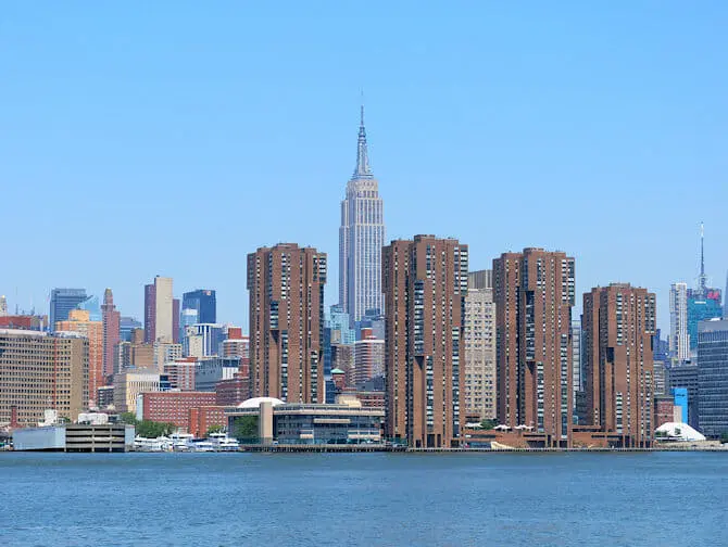 ニューヨーク NYCフェリー - エンパイアステートビル