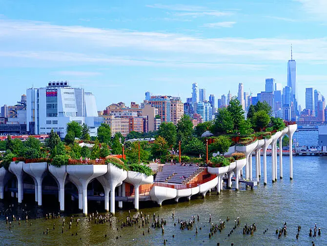 ニューヨークのハドソンリバーパーク - Pier 57からの眺め
