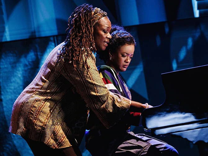 ブロードウェイ アリシア キーズ ミュージカル 'ヘルズキッチン