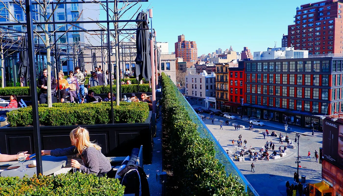 ニューヨークで最高のルーフトップバー - RH Rooftop Restaurant