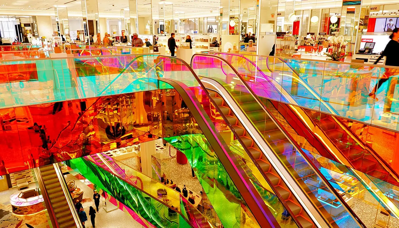ニューヨーク 五番街でのショッピング - Saks Fifth Avenue