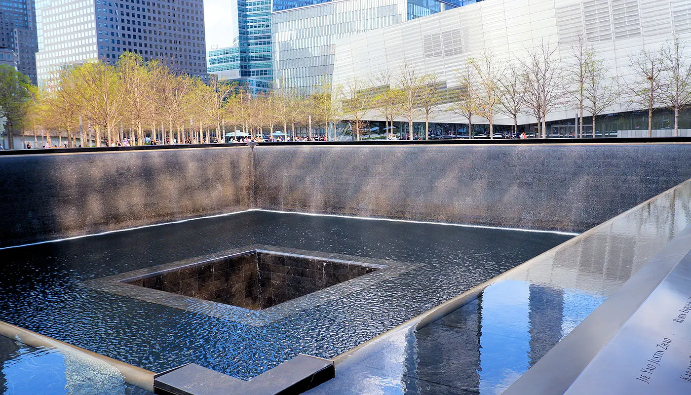 ニューヨーク7日間の旅程 - 9/11 Memorialを訪れる