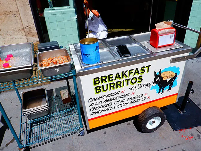 ニューヨークで朝食を - El Donkey Burrito Cart