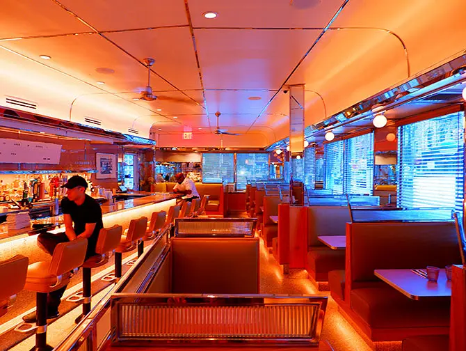ニューヨークのダイナー- Williamsburg の Kellogg's Diner 