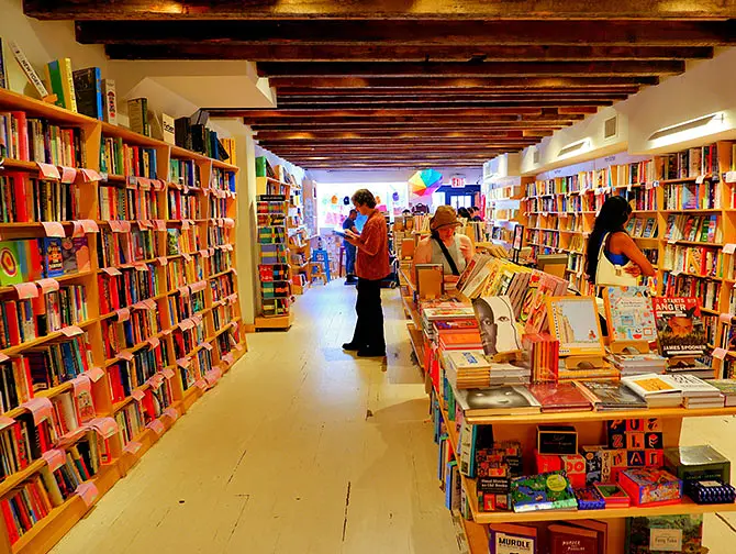 ニューヨークの書店 - Brooklyn HeightsのBooks are Magic