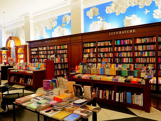 ニューヨークの書店 - Madison Square ParkのRizzoli Bookstore