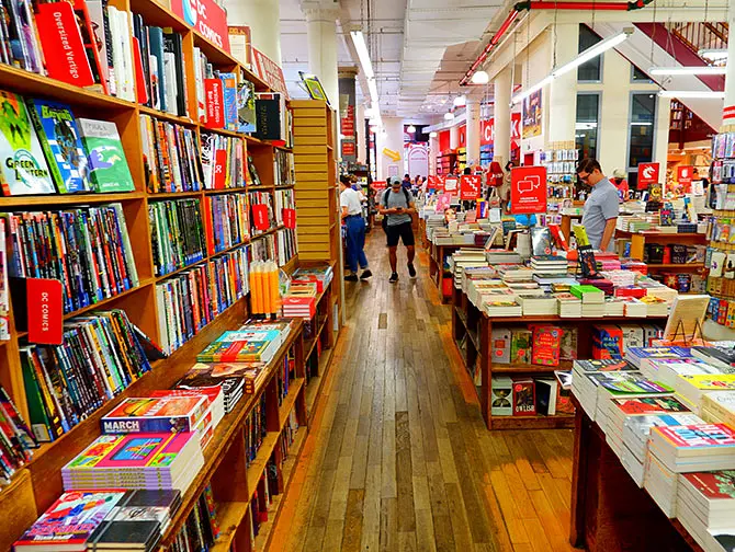 ニューヨークの書店 - Union Square近くのThe Strand Bookstore