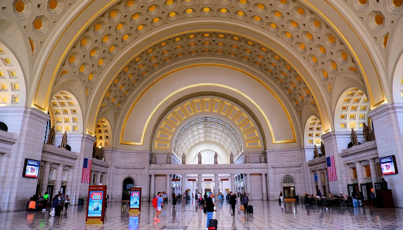 ニューヨークからワシントンD.C.を訪れる方法 - 鉄道駅