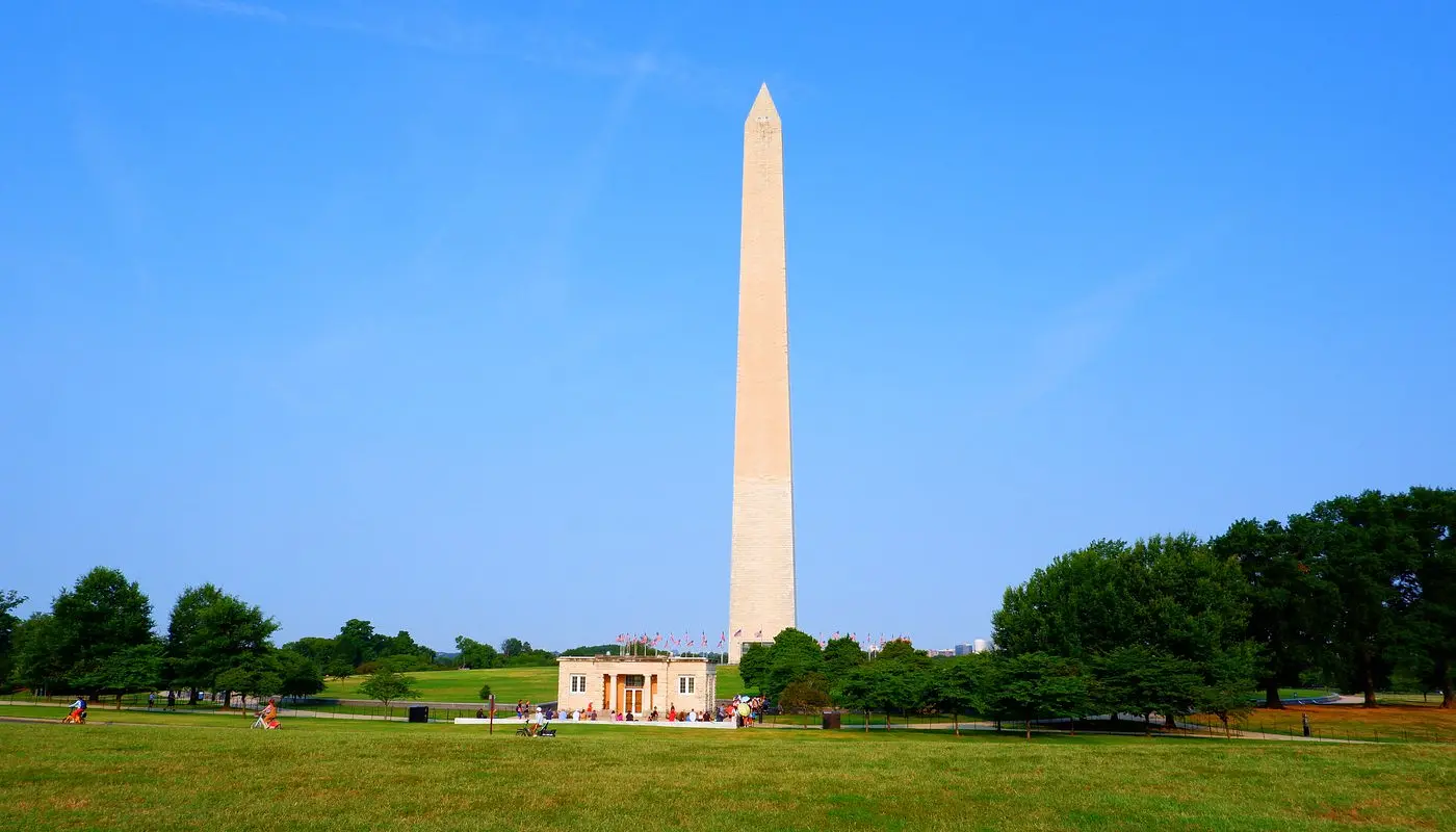 ニューヨークからワシントンD.C.を訪れる方法 - ワシントン記念塔